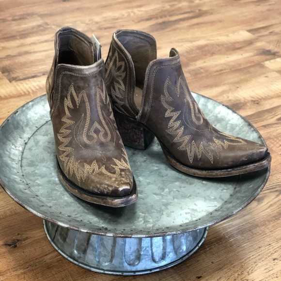 Ariat Shoes - Ariat Dixon booties